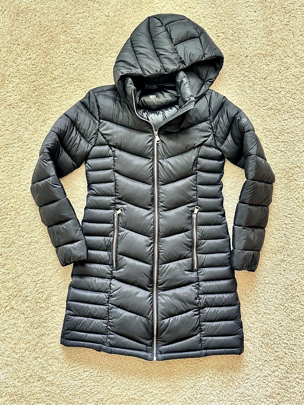🔹 DKNY Black Long Chevron Quilted Hooded Puffer Coat Women’s Small EUC